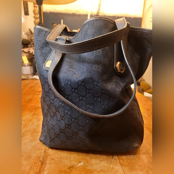Gucci Black Canvas Stud Bucket Tote Bag - Picture 3 of 6